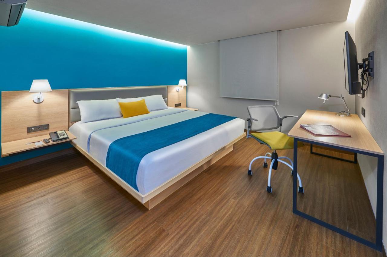 City Express By Marriott Suites Toluca Kültér fotó